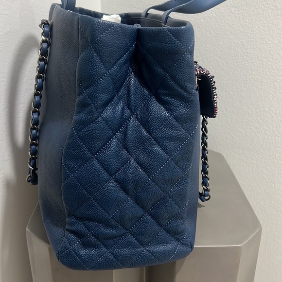 Two in one chanel tote with envelope to be use at night or during the day - Picture 9 of 14